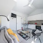 Foki House *
